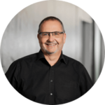 Urs Meier - Eigentürmer und Mitbetreiber vom Coworking Space zentroom im Bahnhof Bern - über zentroom