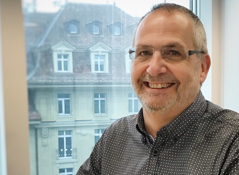 Porträt von Urs Meier, Mitbetreiber von zentroom Coworking Bern und Autor des Blogbeitrags über selbstorganisierte Unternehmensführung