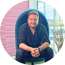 Porträtfoto von Felix, Coworker im zentroom Coworking Space im Bahnhof Bern