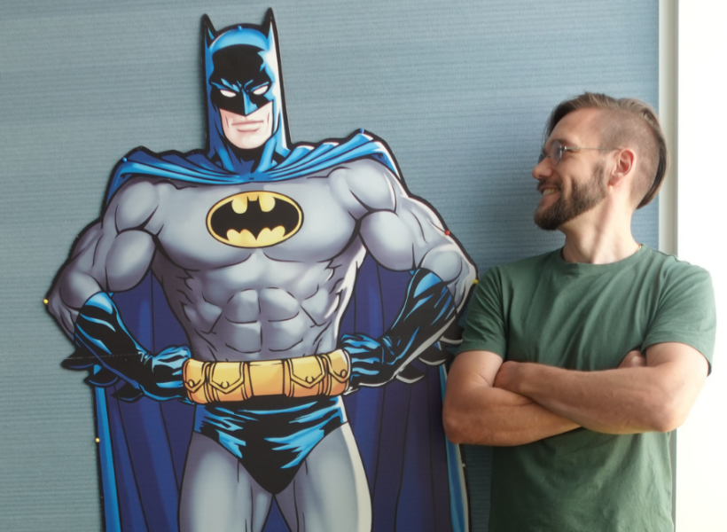 Porträt von Thomas Schouenborg, Mitbetreiber von zentroom Coworking Space, Kommunikationsprofi und Teamplayer