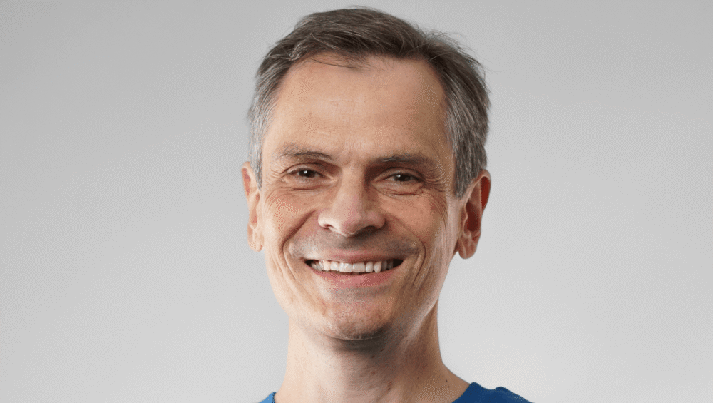 Porträt des Coworkers und Community Mitglied Michael Breither im zentroom Coworking Space im Bahnhof Bern