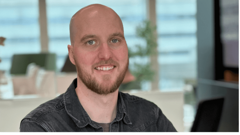 Porträt des Coworkers und Community Mitglied Maximilian von Arx im zentroom Coworking Space im Bahnhof Bern