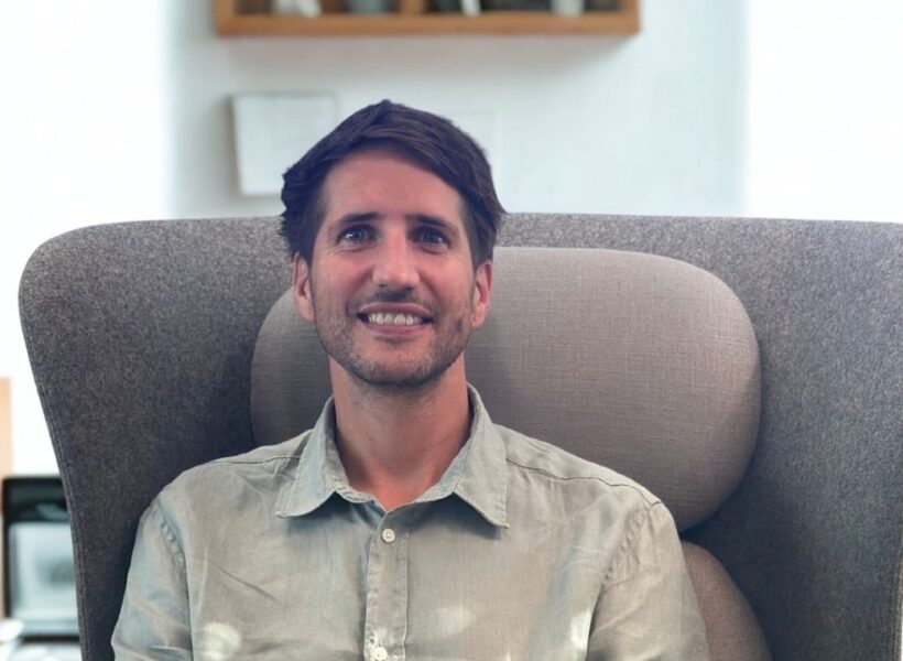 Porträt des Coworkers und Community Mitglied Stefan im zentroom Coworking Space im Bahnhof Bern